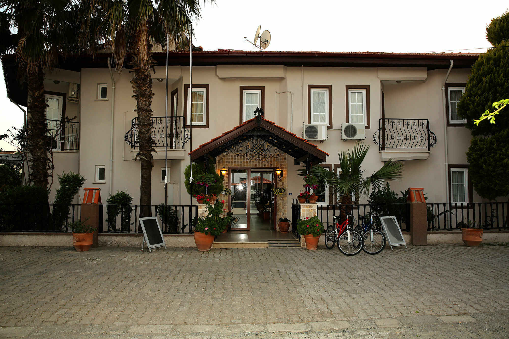 Eon Dalyan Boutique Hotel ภายนอก รูปภาพ